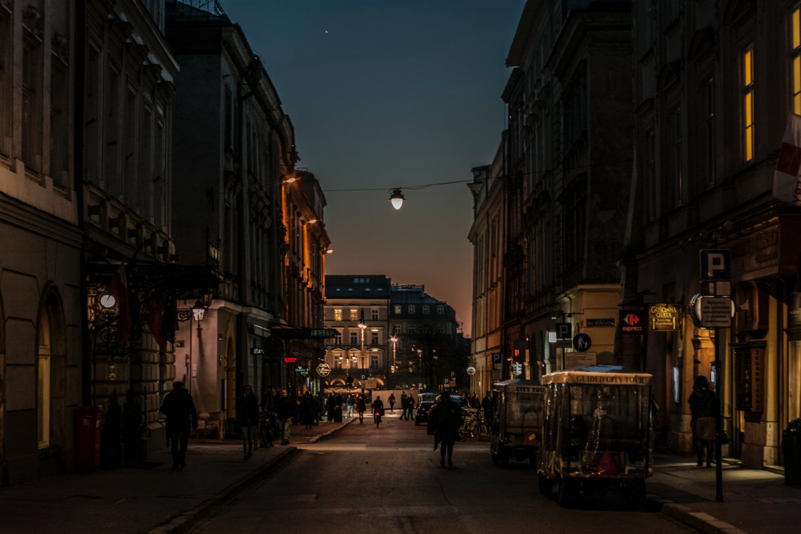 Fot. Janusz Maniak / Unsplash Wraca nocne oświetlenie ulic w Krakowie