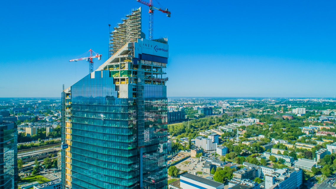 Zdjęcia z budowy biurowca Skyliner. Fot. Mat. prasowe Warbud Skyliner na ostatniej prostej. Zaglądamy na budowę biurowca projektu APA Wojciechowski