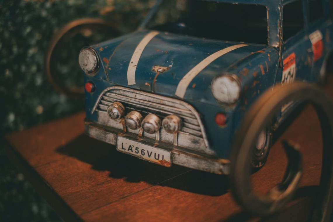 Fot. Firdaus Roslan / Unsplash Międzywojnie, PRL, a nawet XIX wiek: wystawa "Świat starych zabawek" zaprasza