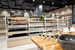 Rossmann z flagowym salonem. Design jest... kosmiczny