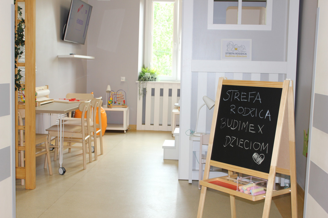 Strefa Rodzica w Wejherowie będzie już 34 na mapie Polski. Na zdjęciu jedna ze zrealizowanych już stref, w szpitalu w Piotrkowie Trybunalskim. Fot. Mat. proasowe Budimex Szpital w Wejherowie będzie miał strefę dla rodziców i najmłodszych
