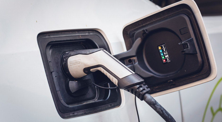Drogi ładujące samochody elektryczne? Już w przyszłym roku