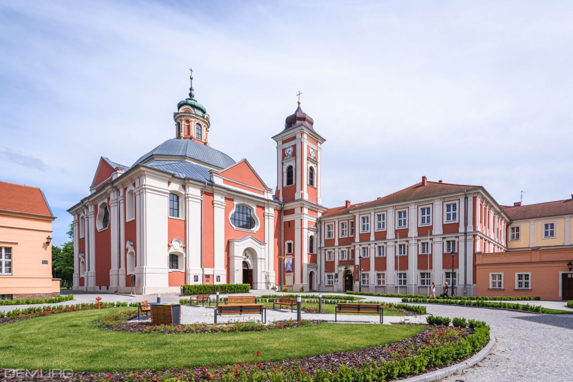 Klasztor w podpoznańskich Owińskach, fot. Tomasz Hejna LAGOMphoto Zabytkowy klasztor odzyskał blask. To miejsce wyjątkowe ze względu na historię, ale też funkcję