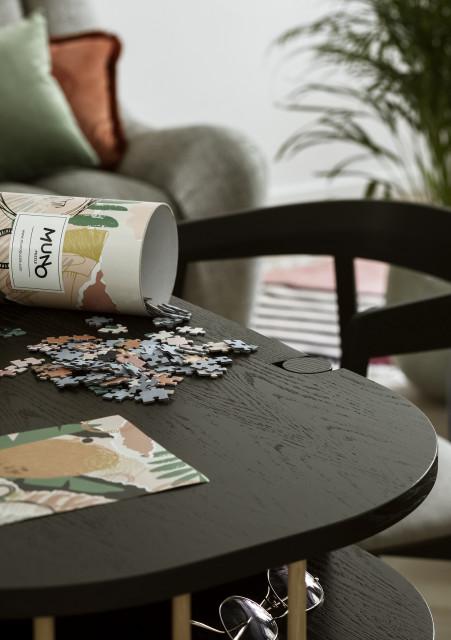 Krzesło Kos (Nurt), toaletka (Splot), puzzle (Muno). Fot. Yassen Hristov Cykl sesji zdjęciowych wspierający polskie wzornictwo