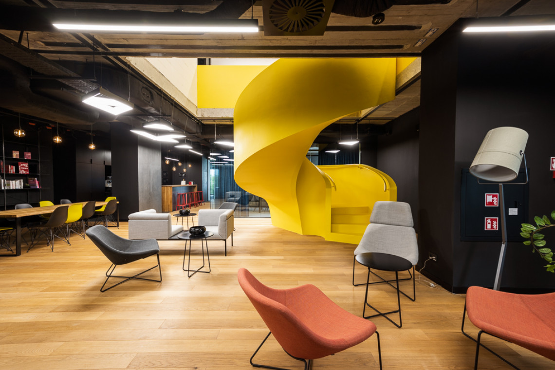 CitySpace otworzył w Krakowie elastyczną przestrzeń biurową, która przyciąga niestandardowym designem. Nowe biuro w kompleksie O3 Business Campus łączy zalety biura serwisowanego i coworku, fot. Maciej Lulko PR Expert Nowe biura elastyczne w Krakowie. Imponują nowoczesnym designem