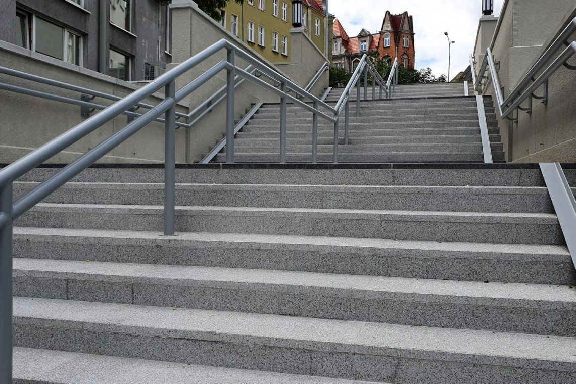 Fot. Poznańskie Inwestycje Miejskie / www.poznan.pl Kultowe schody w Poznaniu już odnowione