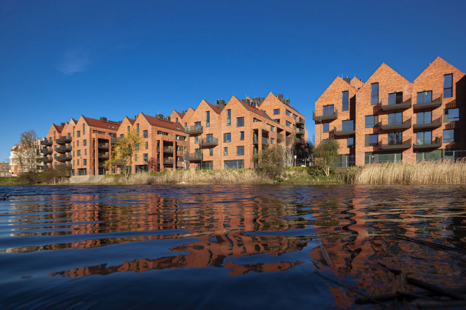 Inwestycja zlokalizowana jest tuż nad Motławą obok Wyspy Spichrzów. Wyróżnikiem Riverview jest m.in. architektura, która ma być uzupełnieniem zabytkowej zabudowy Gdańska, fot. mat. Vastint Szymon Wojciechowski: Chcieliśmy stworzyć klasyk, a nie modny i krótkotrwały bestseller