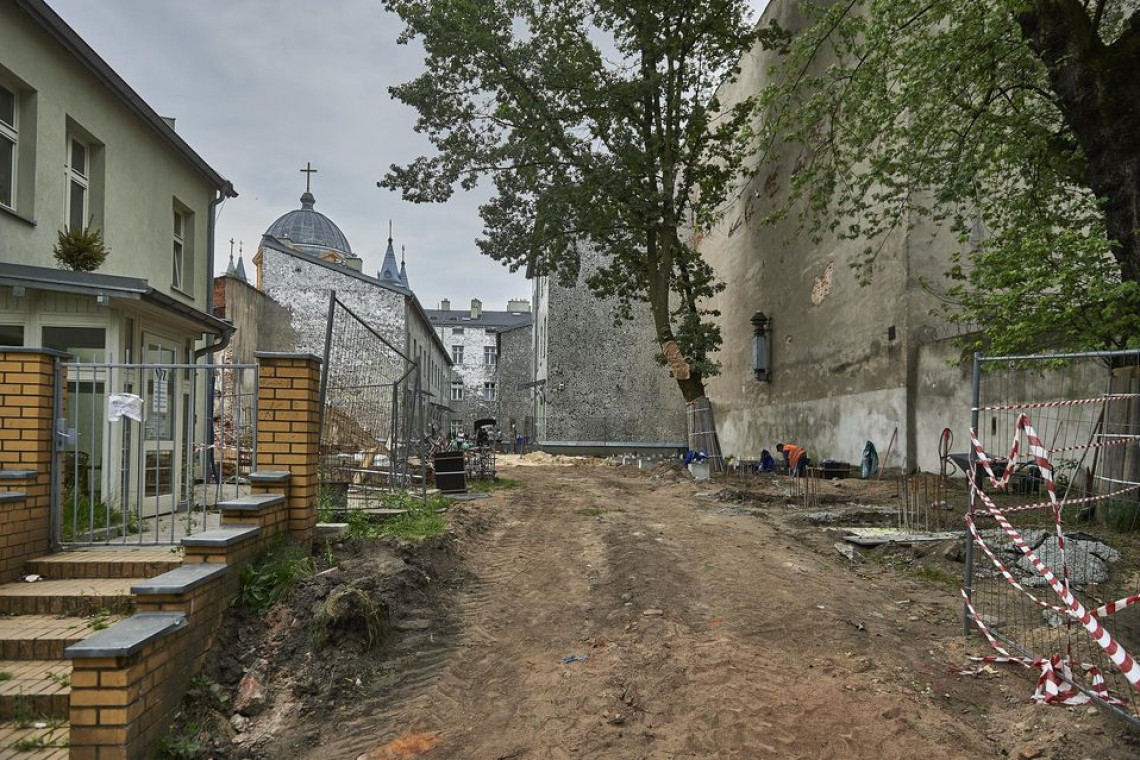 Pasaż Róży będzie większy i piękniejszy. Będą tam altany, ławki, ściany obsadzone bluszczem , fot. Radosław Joźwiak / UMŁ Pasaż Róży będzie większy i piękniejszy. W planach altany, ławki, ściany obsadzone bluszczem