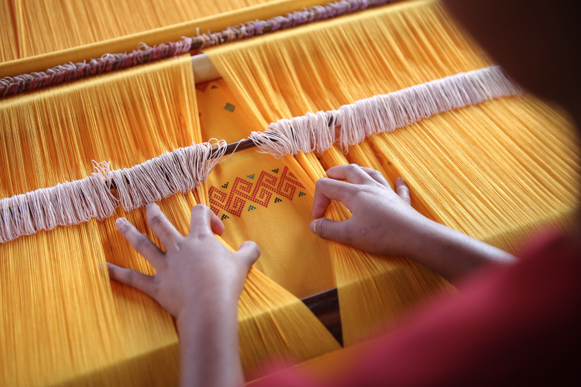 Fot. Unsplash Zanikające techniki tkackie na "Ofensywie splotów" w Białymstoku