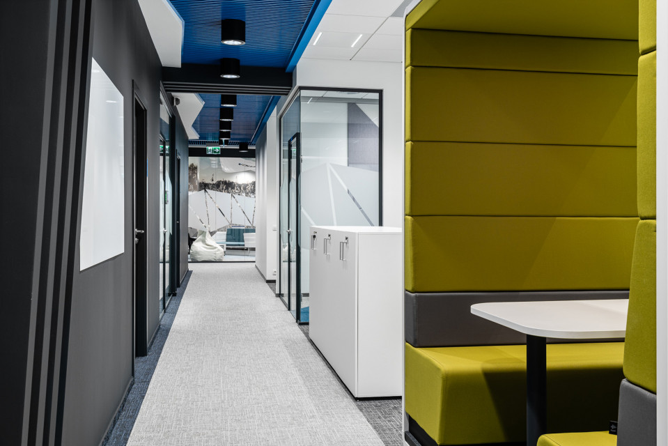 Nowa siedziba Neuca w Toruniu, projekt Massive Design, fot. mat. prasowe Oto najnowsza realizacja Massive Design. Tym razem zaprojektowali niezwykłe biuro w Toruniu