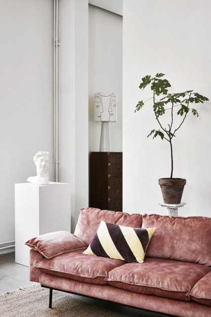 fot. HKliving/ Dutchhouse Moda na aksamit nie jest chwilowym kaprysem, tylko trwałym trendem