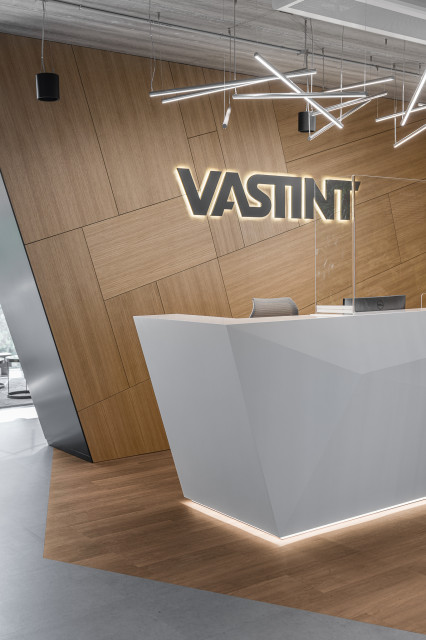 Nowe biuro Vastint projektu Bit Creative Barnaba Grzelecki, fot. Fotomohito Industrialnie, ale przytulnie. Warszawscy architekci zaprojektowali nową siedzibę Vastint