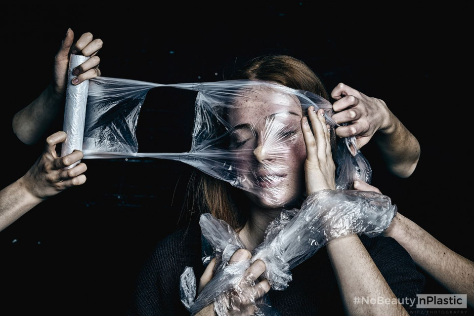 #NoBeautyInPlastic. Fot. Daniel Petryczkiewicz Wystawa #NoBeautyInPlastic w Domotece