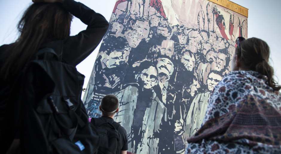 Murale o symbolice historycznej pojawią się na ścianach w Warszawie i Pradze