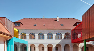 Mistrzowska rewitalizacja z Czech. W barokowe mury wpisano nowoczesną szkołę