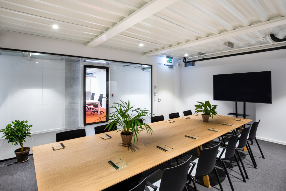 Mogilska 43 Cowork to nowa przestrzeń typu flex na krakowskiej mapie biurowej otwarta przez inwestora firmę Warimpex, fot. mat. prasowe Wszyscy idą we flexy? Nowa przestrzeń tego typu na krakowskiej mapie biurowej