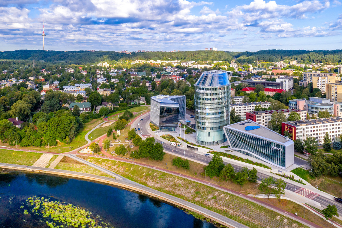 Biurowiec Green Hall w Wilnie. Proj. ARROW Architects, Archinova UAB, fot. mat. prasowe Wicona Ekologiczny biurowiec w centrum europejskiej stolicy