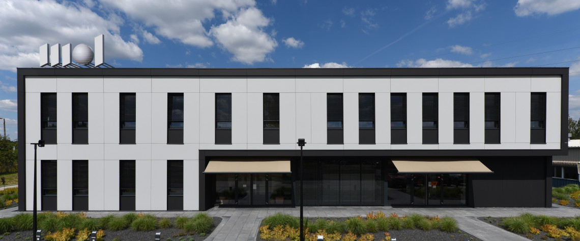 Nowy biurowiec w Suchym Lesie. Architekci zaprojektowali też logo firmy