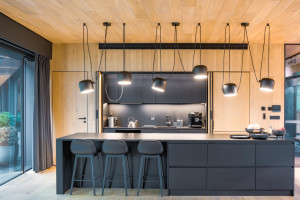 Architekci z Medusa Group zaprojektowali leśniczówkę w Bieszczadach