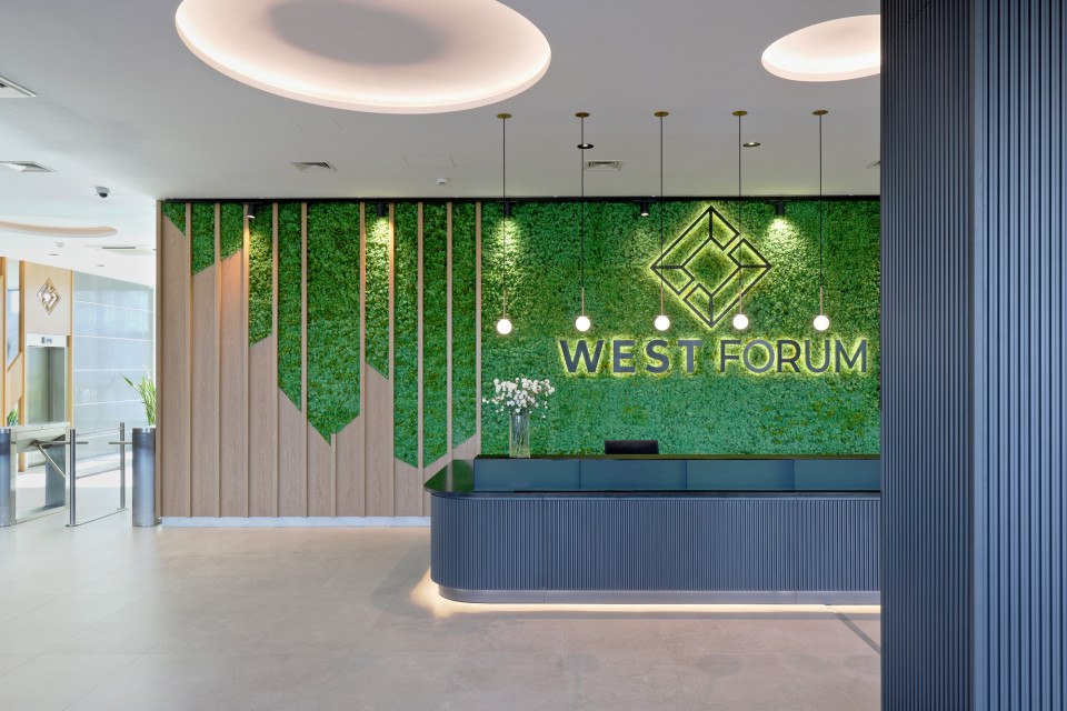 Lobby w biurowcu West forum Business Centre we Wrocławiu, fot. mat. architektów PIK Studio / Radek Wojnar