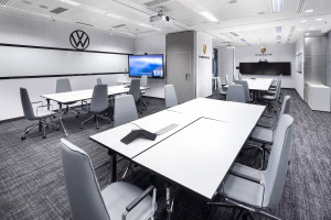 Volkswagen Financial Services z unikalnym biurem. Zaglądamy do środka!
