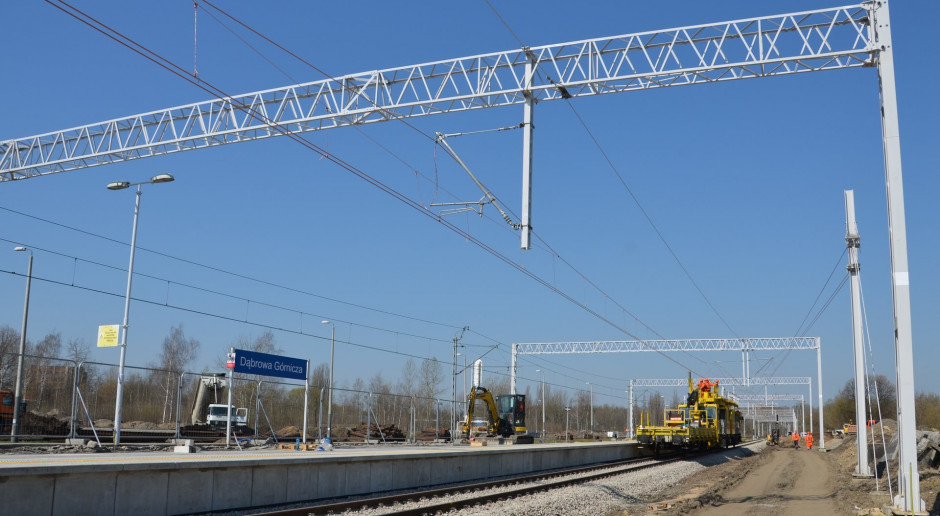 Nowe perony, przejścia i wiadukt w Dąbrowie Górniczej