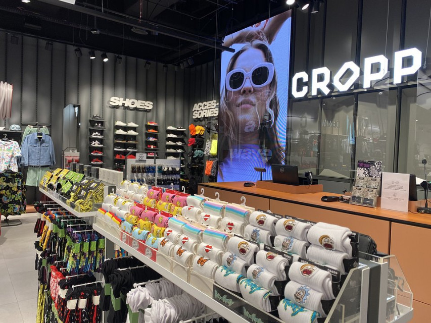 Przestrzenny, jasny, unikalny. Taki jest salon Cropp w Avenidzie Poznań