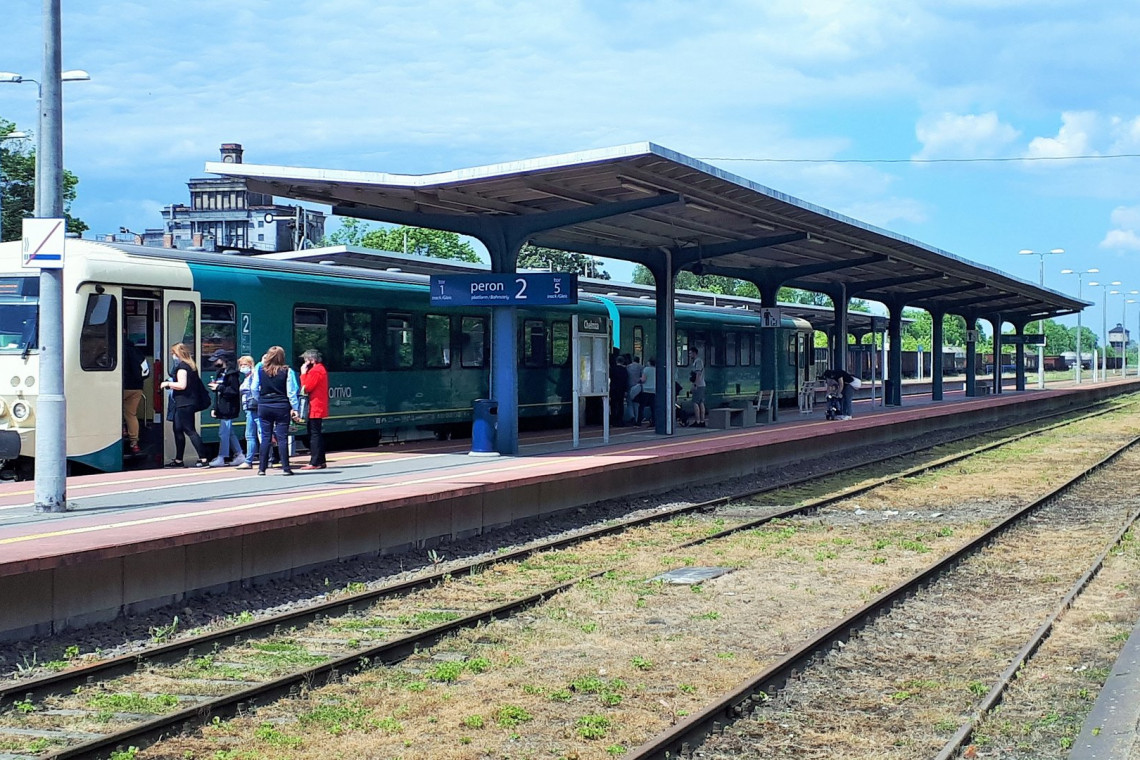 Zmiany na linii z Torunia do Chełmży. Podróżni zyskają odnowione perony