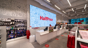 Jasne wnętrza, przestrzeń i subtelna ręka przewodnika. O designie sklepów HalfPrice