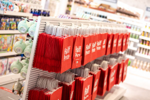 Jasne wnętrza, przestrzeń i subtelna ręka przewodnika. O designie sklepów HalfPrice