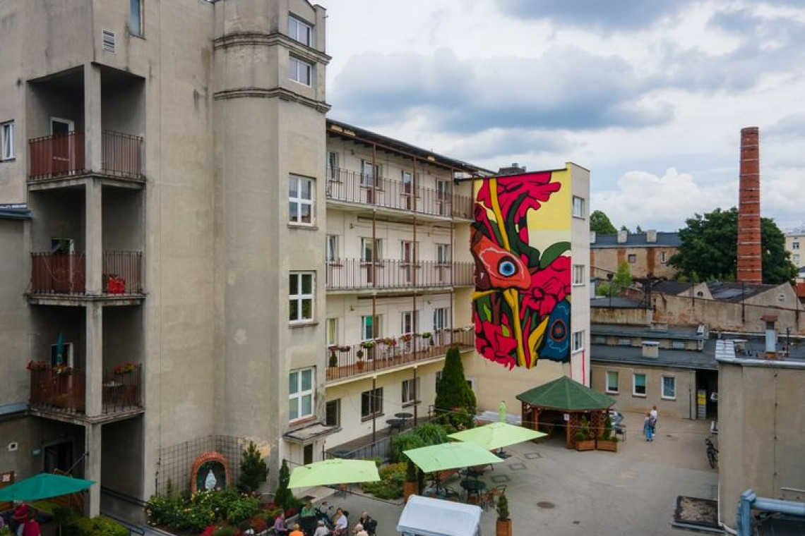 W Łodzi powstał nowy mural. Tym razem dla seniorek