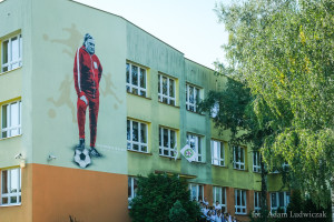 Patron szkoły na muralu w Białymstoku
