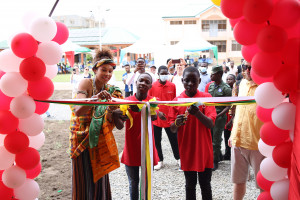 Szkoła dla dzieci ulicy w Ghanie już działa. To projekt Omeny Mensah