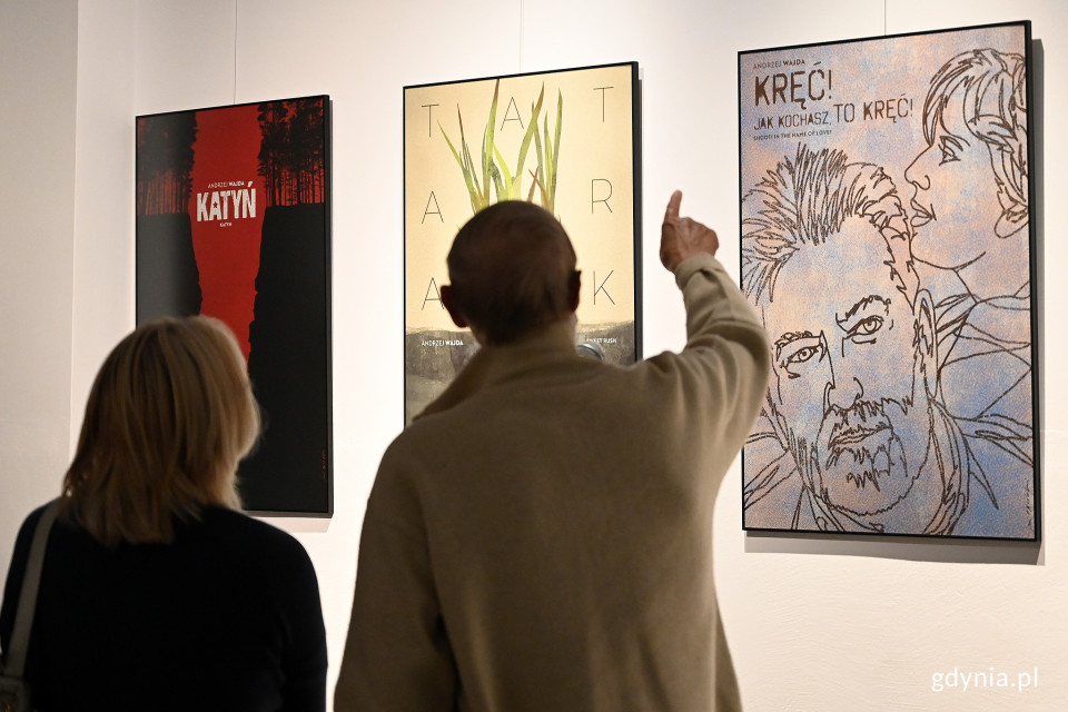 Nowa wystawa w Gdyni. Zobacz plakaty Andrzeja Pągowskiego do filmów Andrzeja Wajdy
