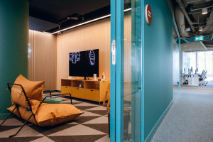 Google otwiera w Warszawie biuro, które zajmie 14 pięter. Zaglądamy do środka!