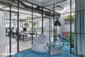Biuro to nie tylko open space! Sale spotkań, pokoje do pracy w skupieniu – tak się je urządza