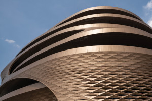 Niezwykła bryła spod kreski Zaha Hadid Architects już otwarta. Architekci postawili na ekologię
