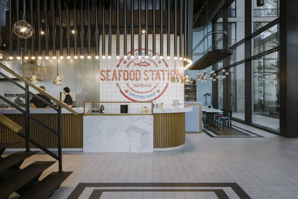 Seafood Station Restaurant & Oyster Bar w Warszawie, projekt Jan Sikora, fot. Yassen Hristov
