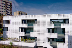 Luksusowy apartamentowiec w Warszawie zachwyca fasadą
