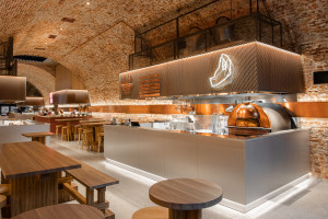 NOKE Architects zaprojektowali street food premium w Browarach Warszawskich. Zaglądamy do wnętrz!