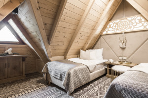 Tutaj wypoczniesz jak w tradycyjnej góralskiej chacie. Zaglądamy do wnętrz Villa Hello Tatry