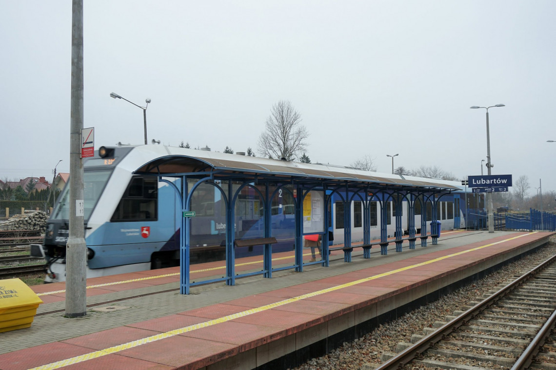 Nowe przystanki i wyremontowane perony na linii Lubartów – Parczew