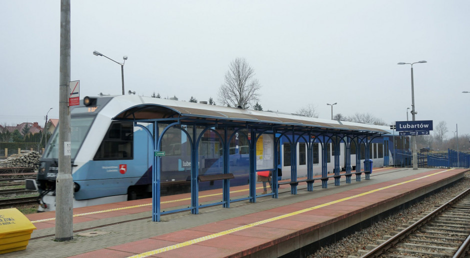 Nowe przystanki i wyremontowane perony na linii Lubartów – Parczew