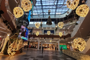 TOP: Świąteczne iluminacje 2021. Tak rozbłysły warszawskie galerie handlowe