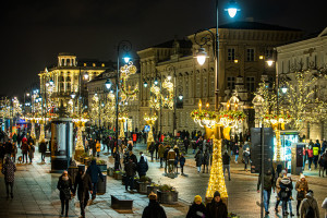 Świąteczne iluminacje 2021. Tak rozbłysły polskie miasta