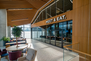 Nowa restauracja w Skylinerze. Za wnętrzami stoi pracownia MAG Design