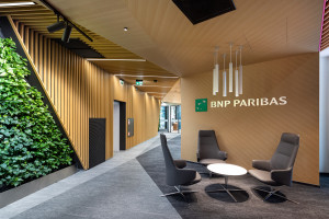Ponad 21 tysięcy mkw. powierzchni ma nowe biuro BNP Paribas. Zajrzeliśmy do środka!