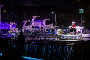 Świąteczne iluminacje 2021. Tak rozbłysły polskie miasta