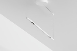 Kama Mucha zaprojektowała bardzo minimalistyczną lampę