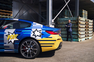 Artysta Jeff Koons stworzył wspólnie z BMW barwną "rzeźbę na kółkach"